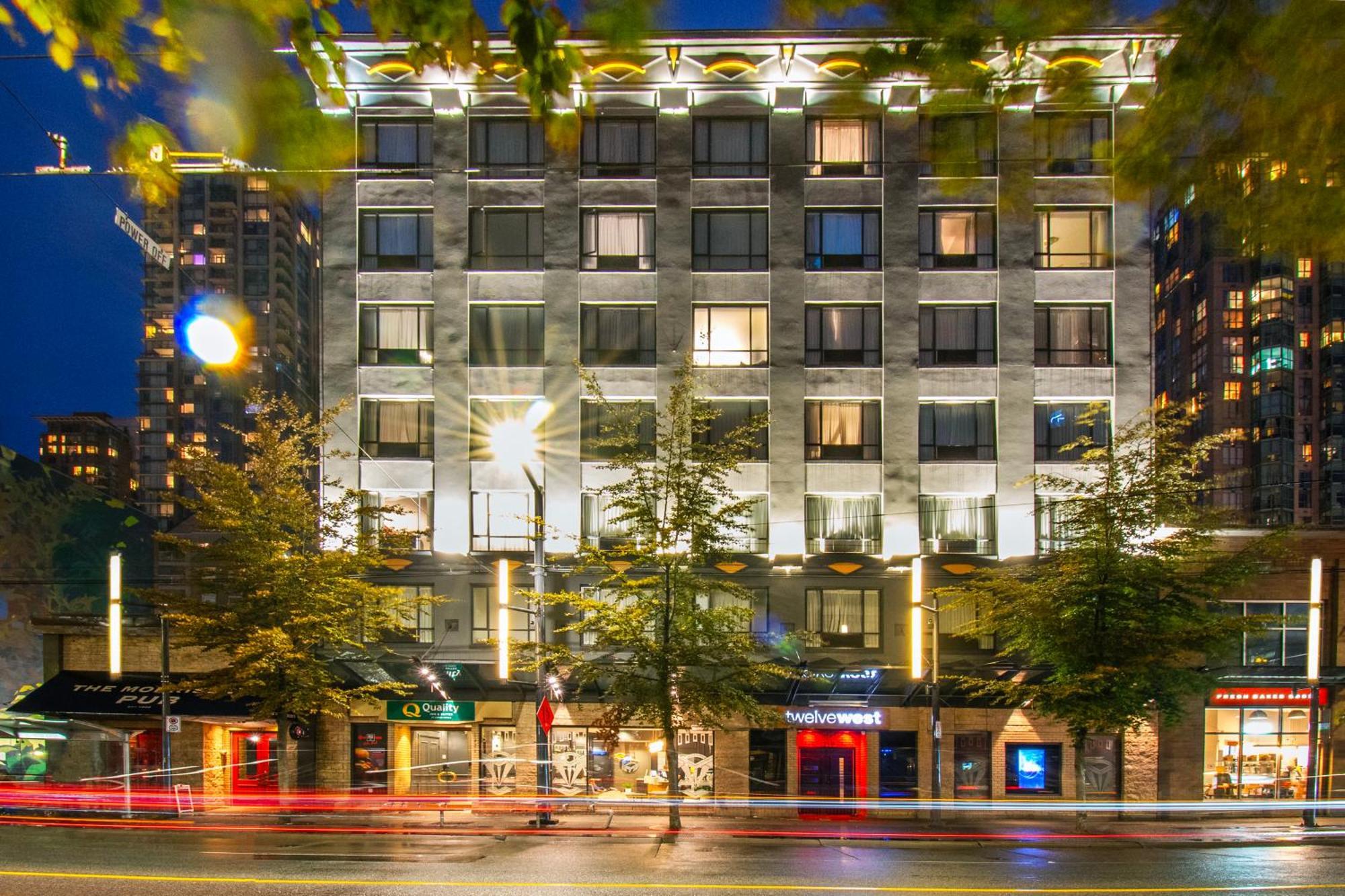 Quality Inn & Suites (Adults Only) Ванкувър Екстериор снимка