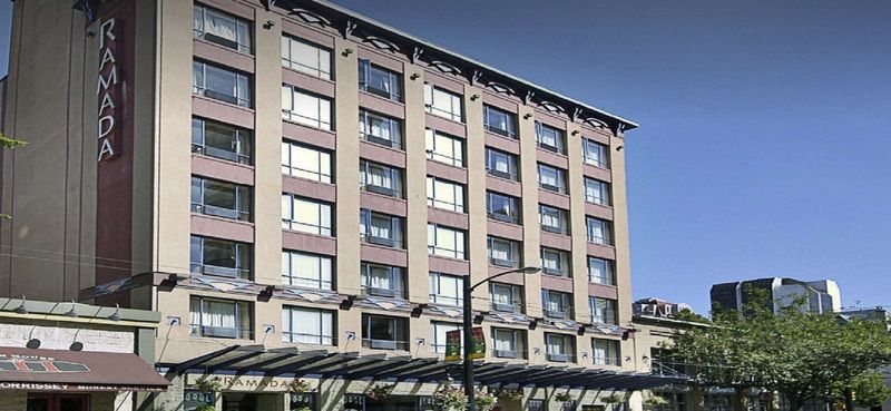 Quality Inn & Suites (Adults Only) Ванкувър Екстериор снимка